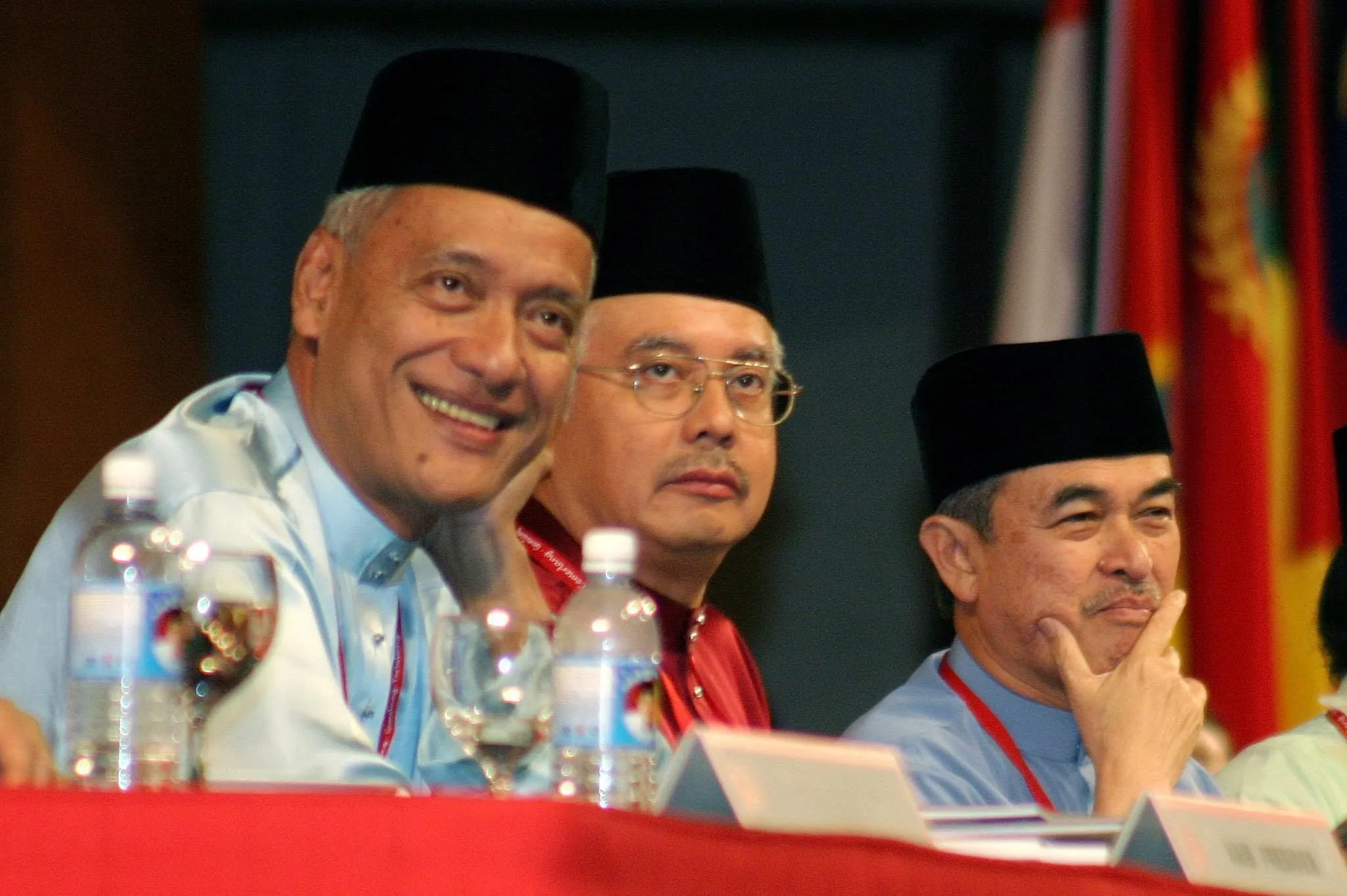 Muhammad Muhammad Taib, left, with Najib Razak and then-Prime Minister Abdullah Ahmad Badawi in 2004.
