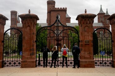 Smithsonian Locations Close Due To Government Shutdown
