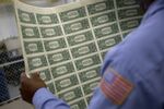 Dollar Pares Second-Best Weekly Gain of 2017 in Late Selling