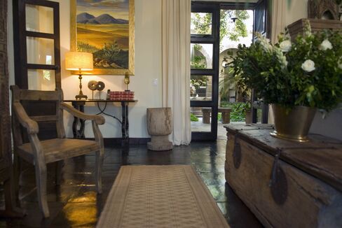 A view into the interior courtyard.