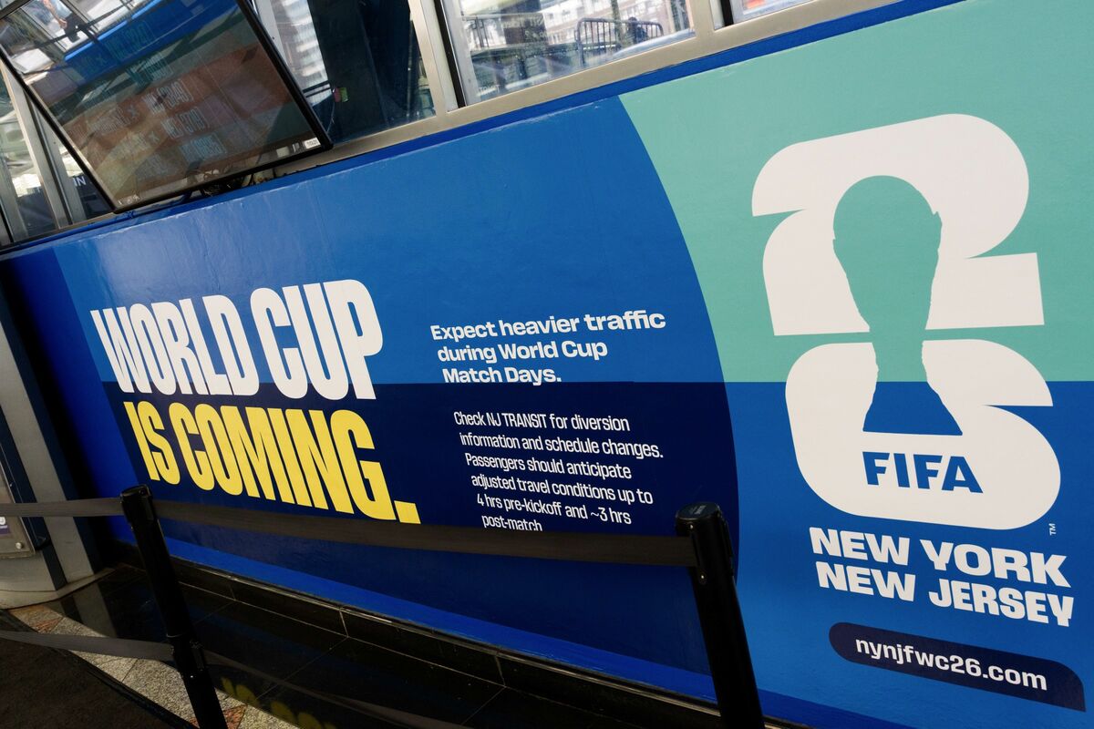 bloomberg.com - Laura Curtis - World Cup Kicks Off Logistics Scramble Across North American Continent