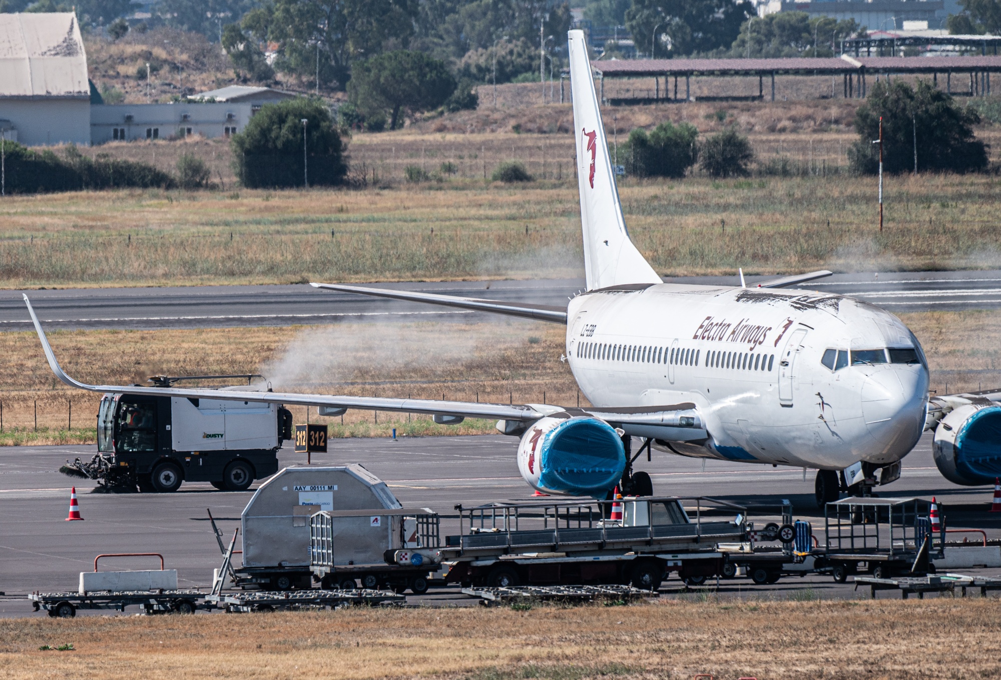 Mount Etna Eruption Catania Airport Reopens After Ash Cloud