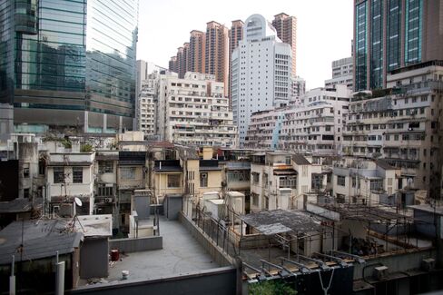 Hong Kong Mortgage Rule May Boost Rates, Standard Chartered Says