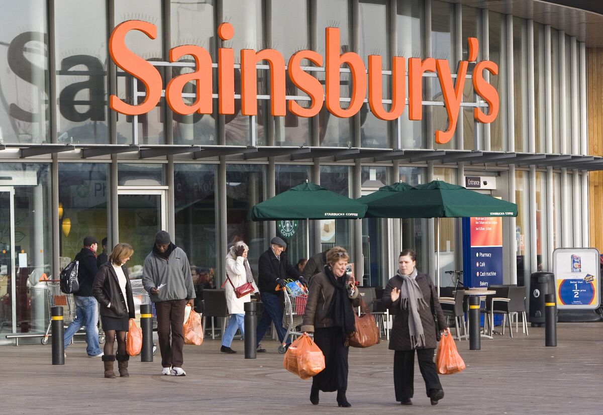 UK Supermarkets Should Embark on a Shopping Spree