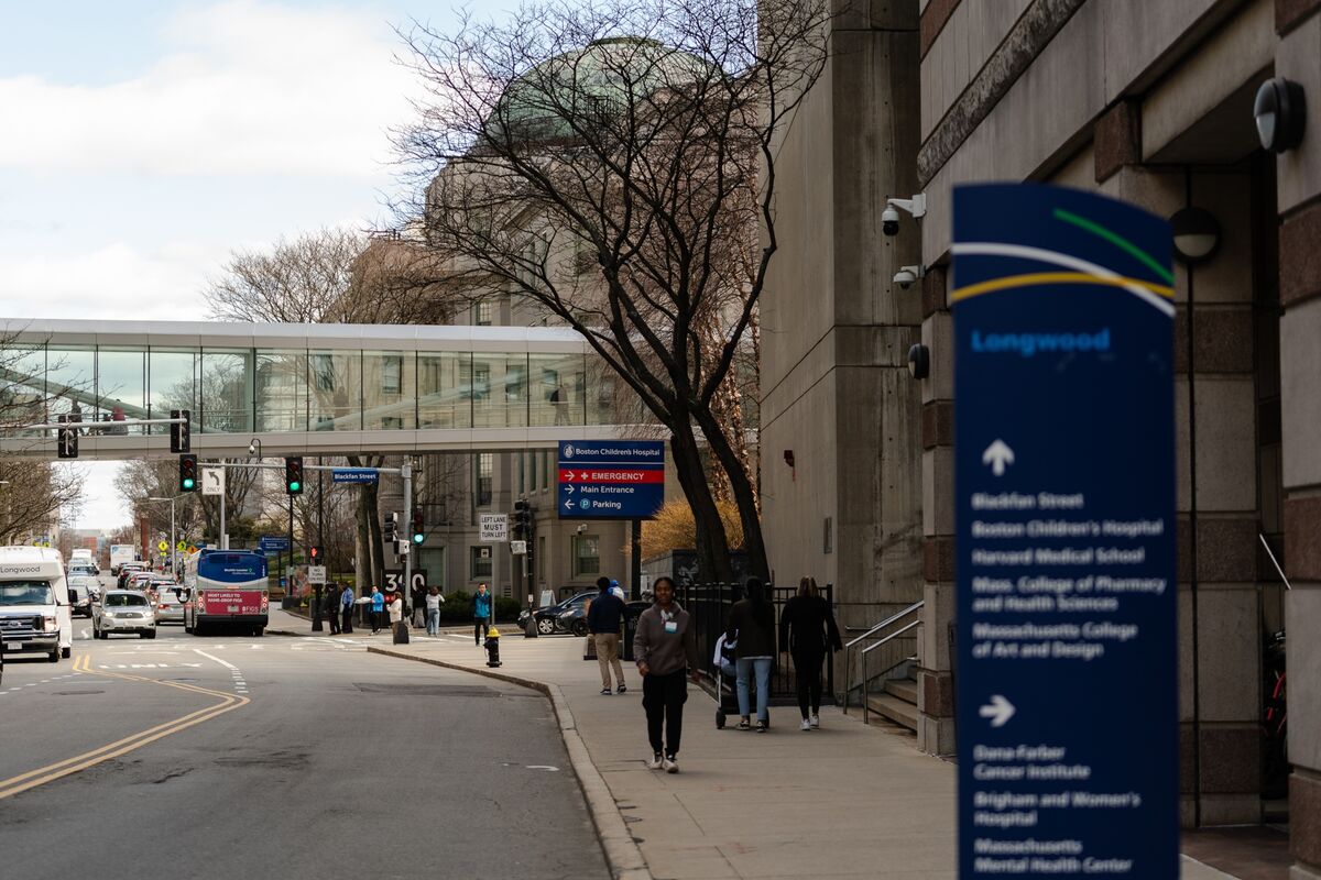 bloomberg.com - Nic Querolo - US Hospital Sector to See K-Shaped Path With Federal Cuts Expected