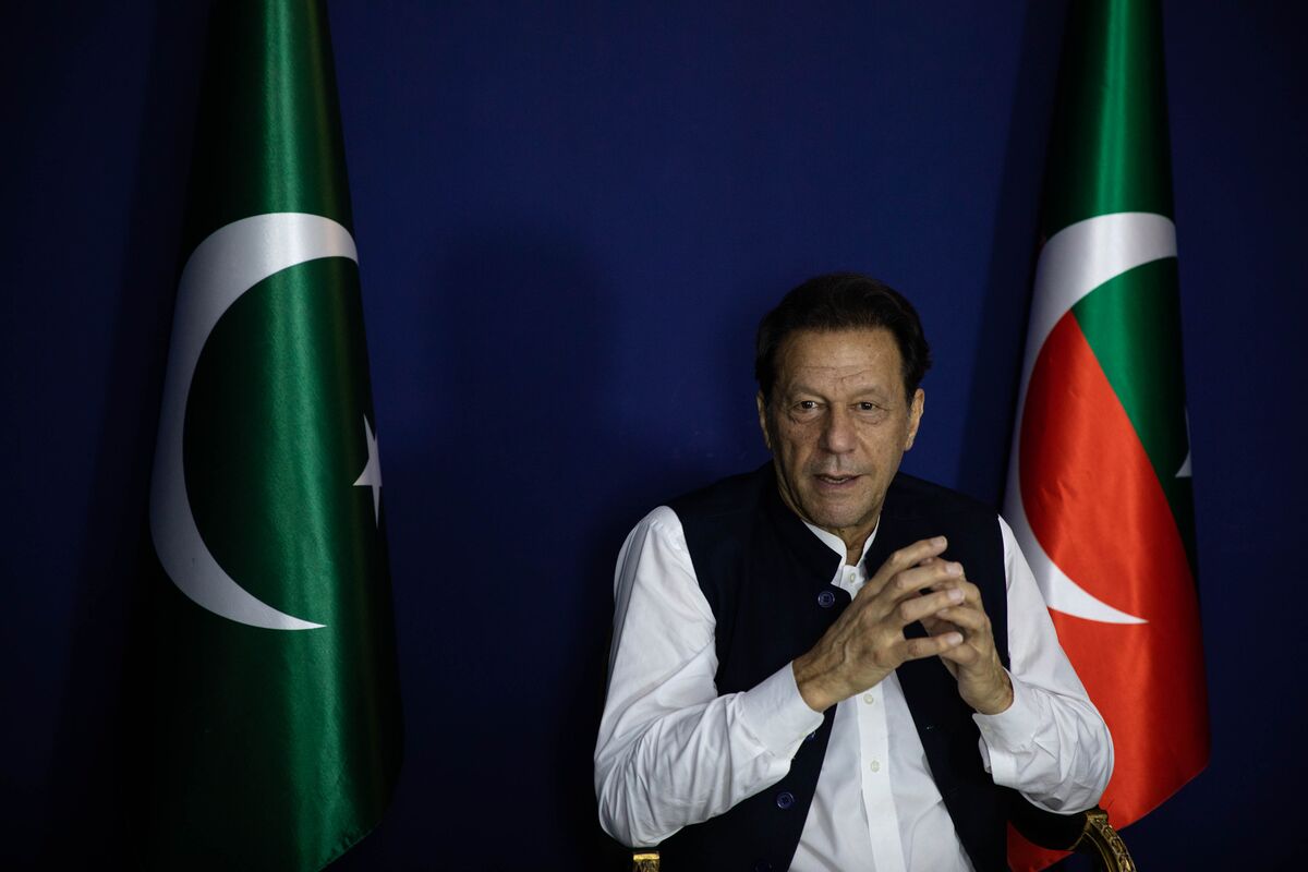 Pakistan Blocks Khan’s Bid To Contest Polls From Two Seats - Bloomberg