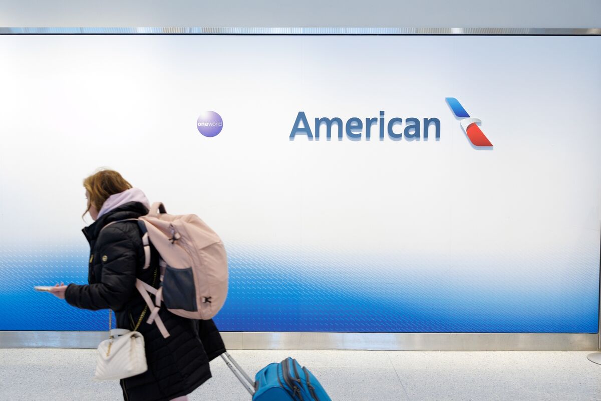bloomberg.com - Sri Taylor - American Airlines Profit Misses Estimates, Sees Hit From Storm