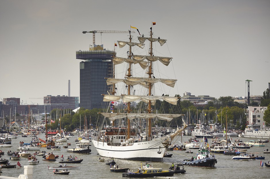 Boats and ships on the IJ in Amsterdam during a festival in 2015.