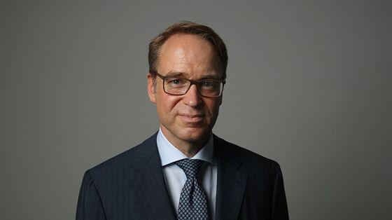 Lagarde’s Call for German Stimulus Causes Weidmann to Smile