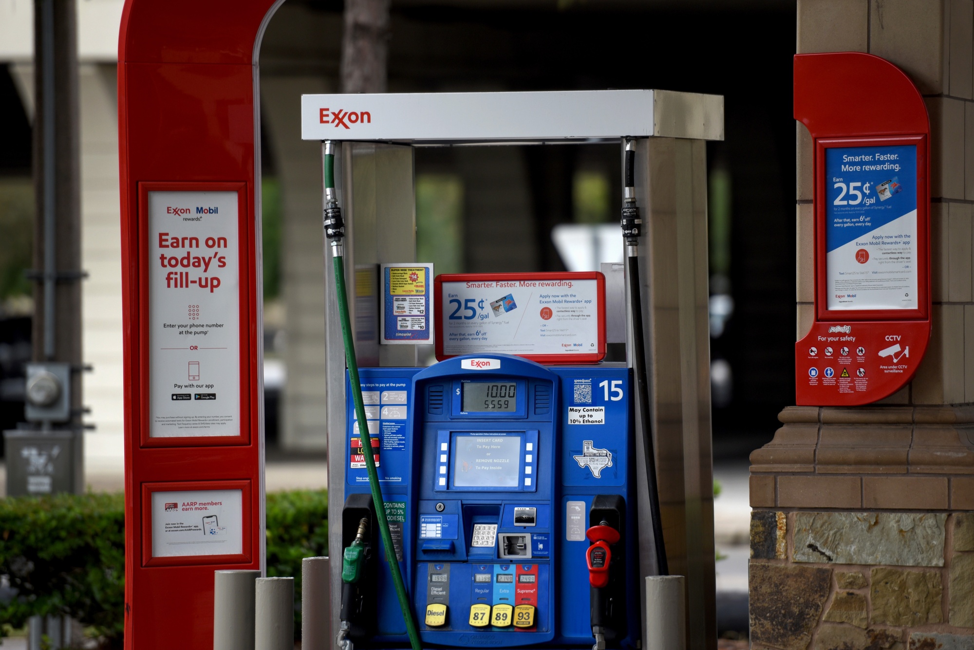 exxon mobil gas station