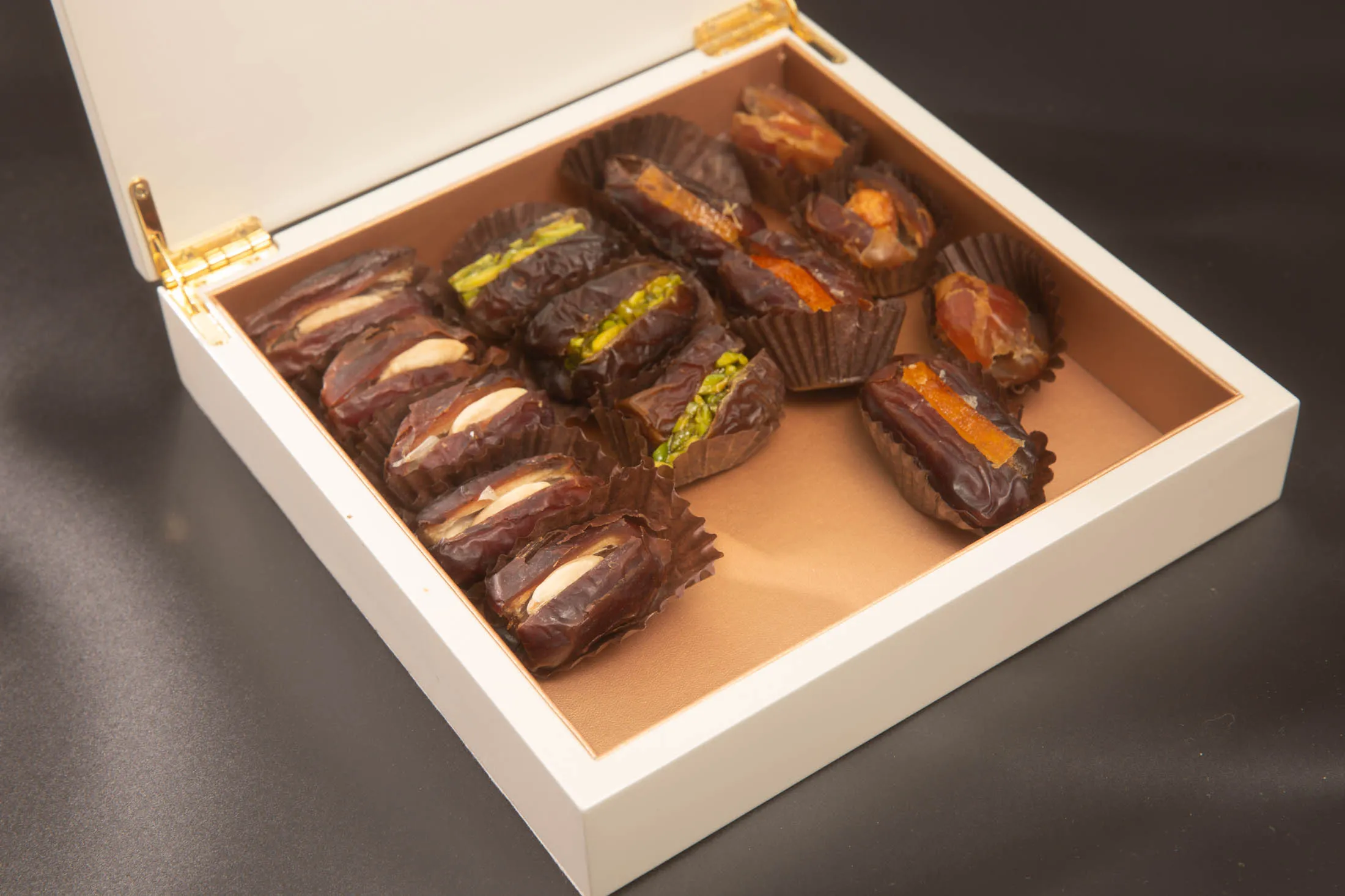 Saudi Arabia's Bateel Markets Premium Dates for Valentine's Day