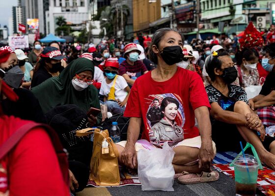 Exiled Thaksin Rallies Thai Protesters With Dubai Talk Show