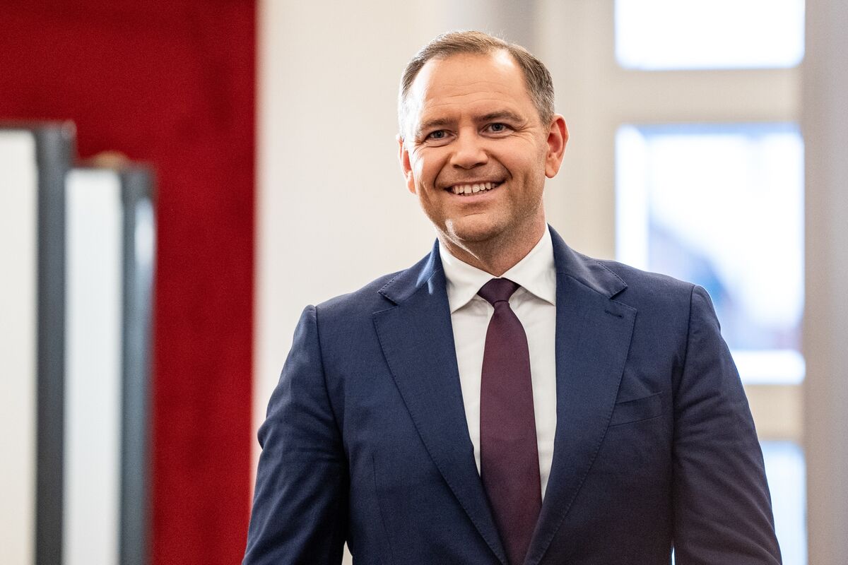 🟪"Banca Nazionale di Polonia: Tassi Invariati e Attesa per i Commenti del Governatore Glapinski dopo le Elezioni"