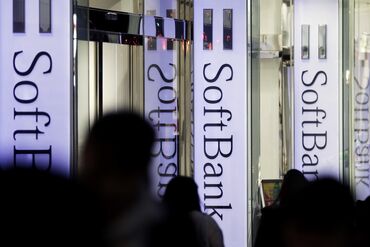 SoftBank's Blockbuster IPO Said to Hit Retail Sales Target 