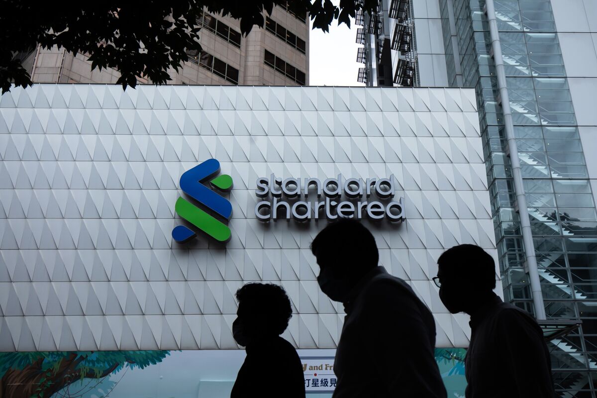 Standard Chartered Layoffs to Hit Over 100 as Part of 1 Billion Cost