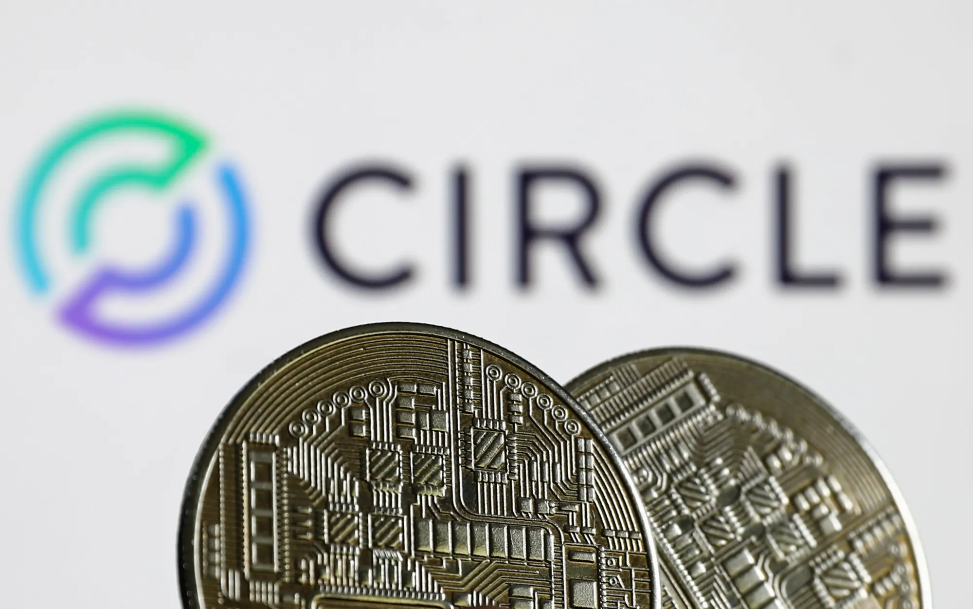 Stablecoin Issuer Circle Files for IPO After SPAC Deal Scrapped - Bloomberg