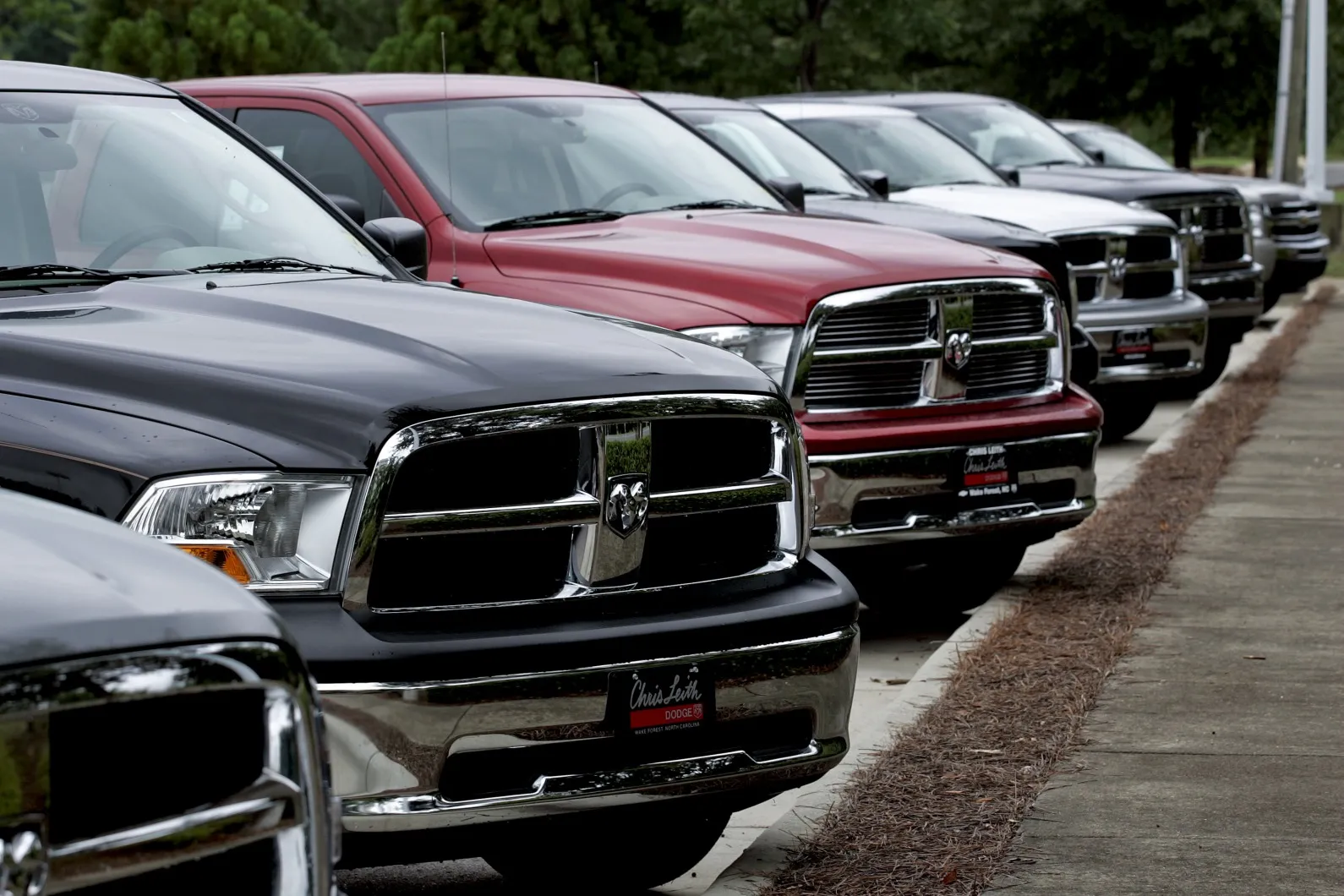 U.S. July Auto Sales May Reach 2010 High As Closeout Deals Lure Buyers