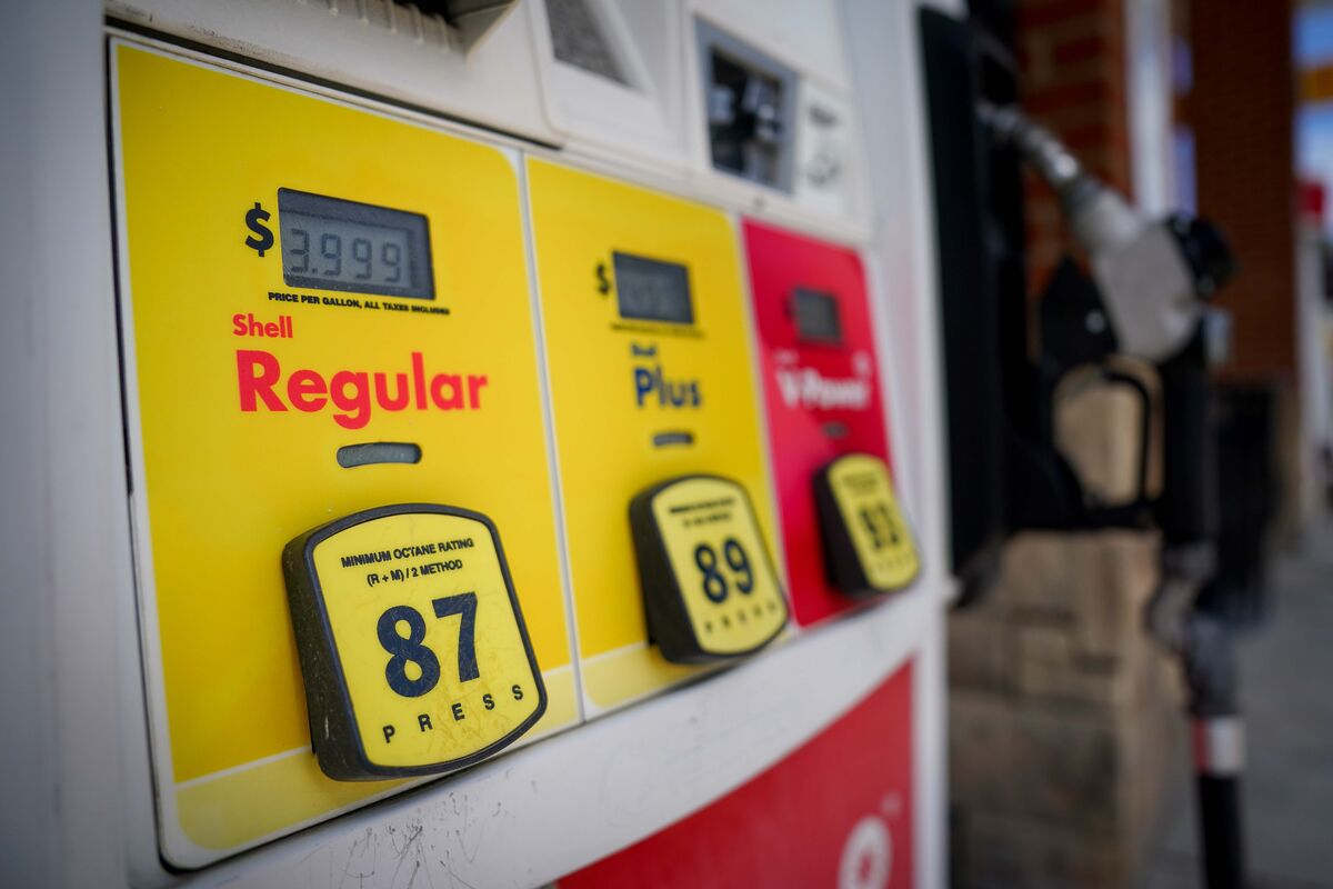 bloomberg.com - David M. Drucker - High Gas Prices Will Haunt the GOP Even If the War Ends Soon