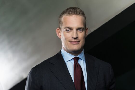 Deutsche Bank to Name Stefan Hoops to Head New Unit in Overhaul
