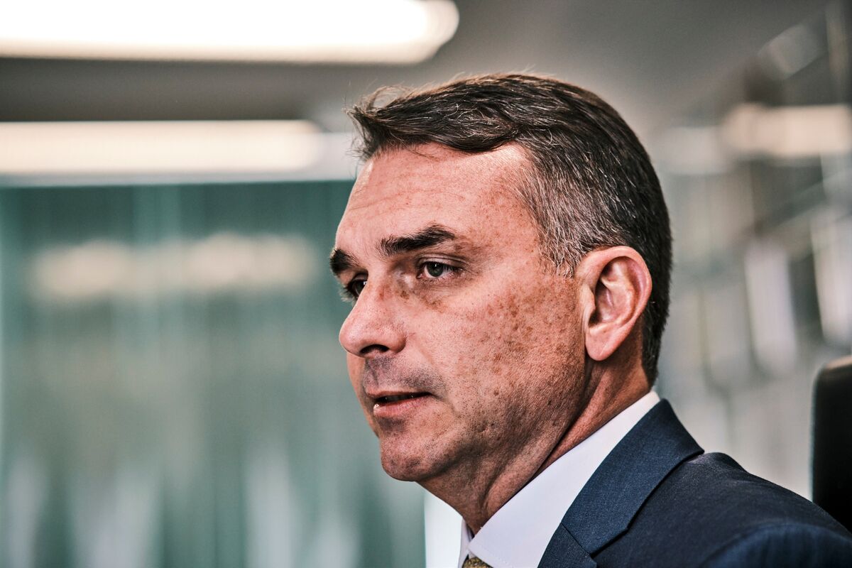 ⚫️ BLOOMBERG: Jair Bolsonaro annuncia sostegno al figlio Flavio, gli asset brasiliani crollano