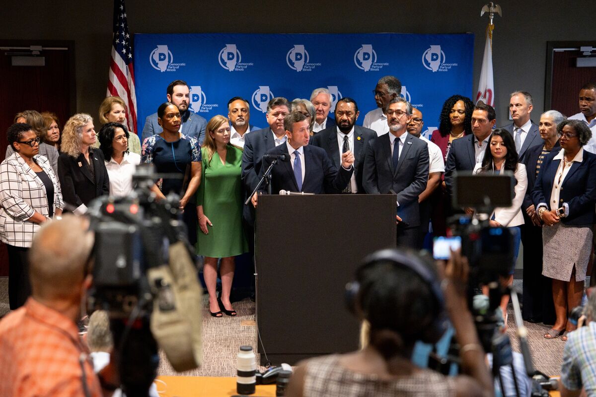 Texas Democrats Weigh Return to State in Redistricting Fight - Bloomberg