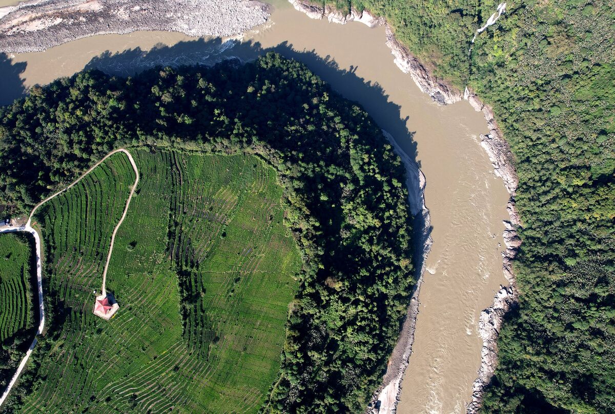 Lenders Seen Scrutinizing China Mega-Dam’s Green Finance Risks