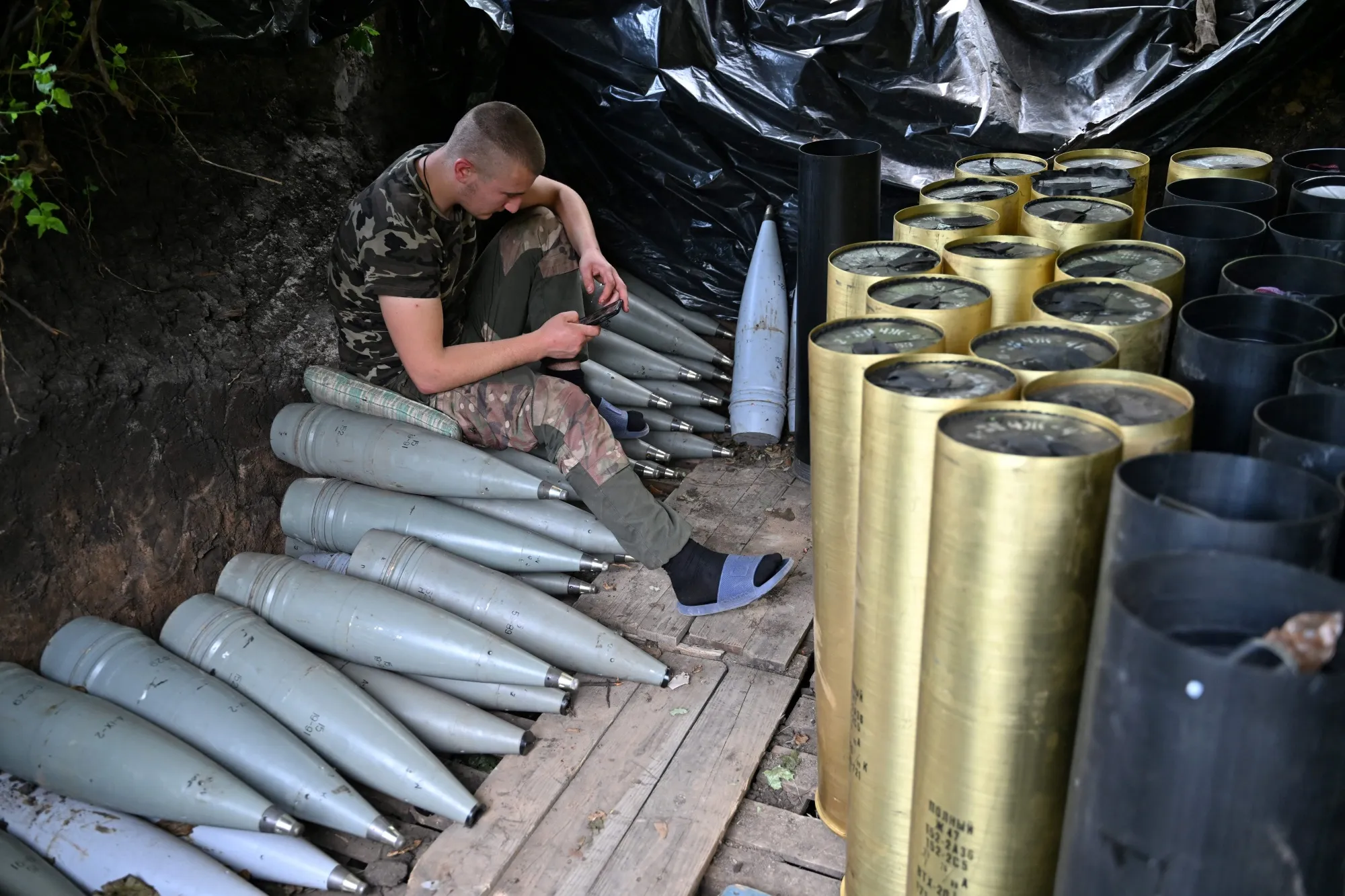 A Ukrainian artilleryman takes&nbsp;a rest at a position&nbsp;in the Donetsk region.&nbsp;