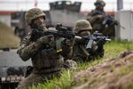 軍事区連に参加するポーランド兵(同国北部、2023年)