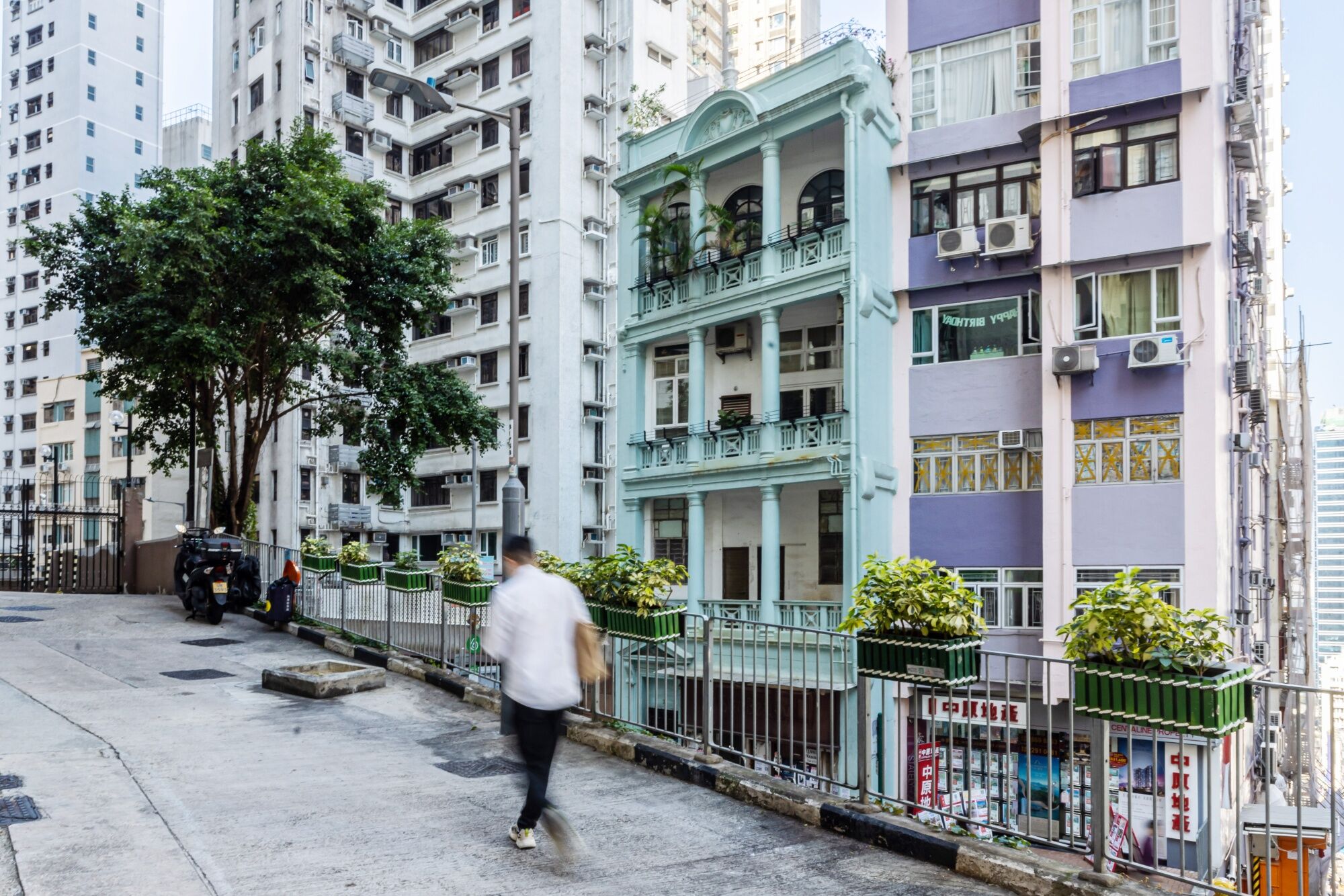 Hong Kong Luxury Property MidLevels Home on Bonham Lists for HK141 Million Bloomberg