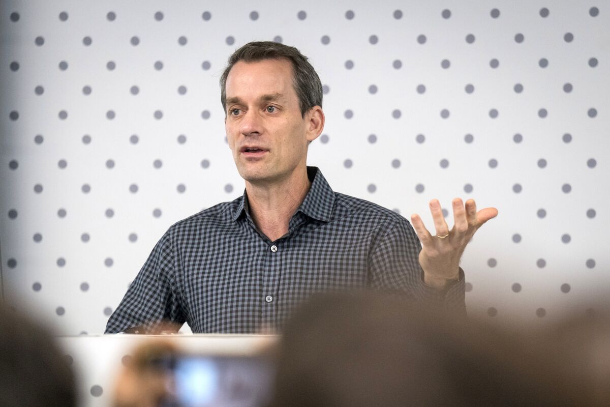 Google Grapples With Exit of AI Pioneer and ‘Most Google Person’