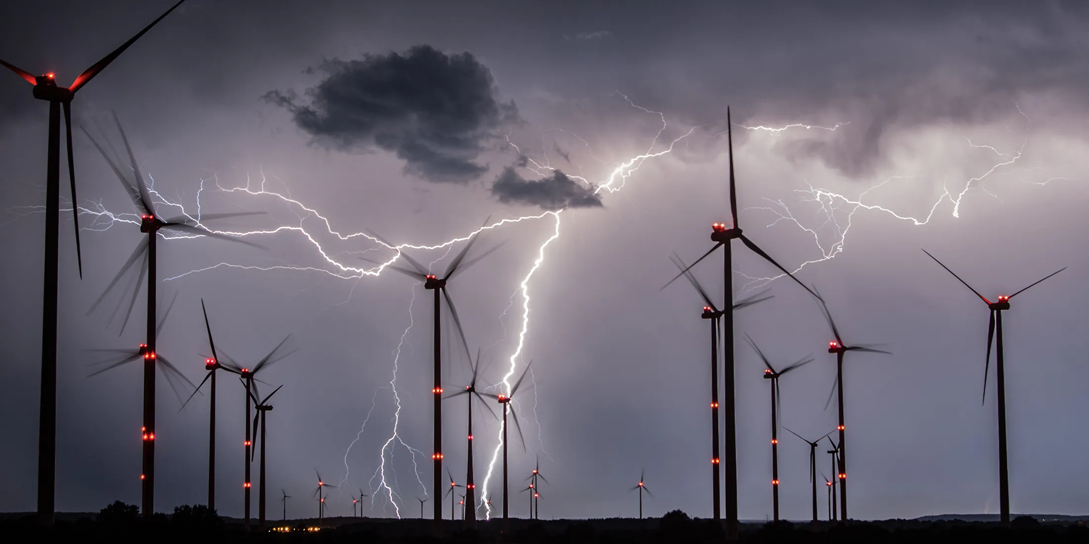 TOPSHOT-GERMANY-WEATHER-LIGHTNING