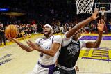 Anthony Davis Leads Lakers Past Spurs for 3rd Straight Win