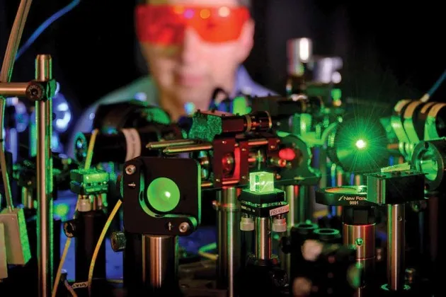Photonics research at HP Labs