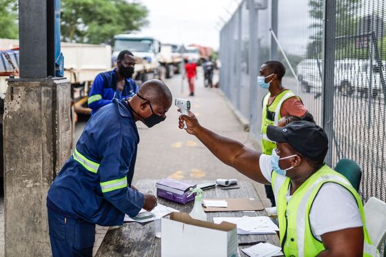 South Africa’s Busiest Border Closes After Week of Covid Chaos