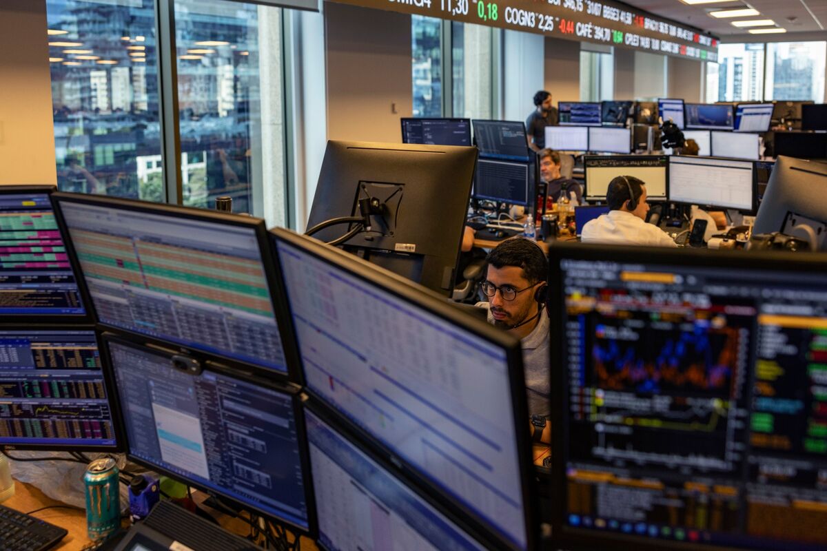 Brazilian Assets Plunge Amid October Election Anxiety