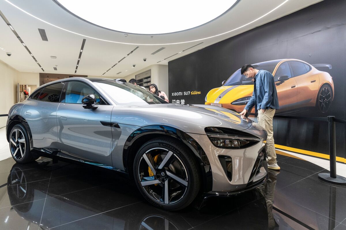 Xiaomi Ups 2025 EV Delivery Goal to 400,000 After Breaking Even