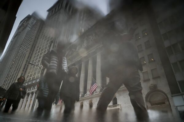 Traders At The New York Stock Exchange As Stocks Stage Comeback At The End Of A Jittery Week