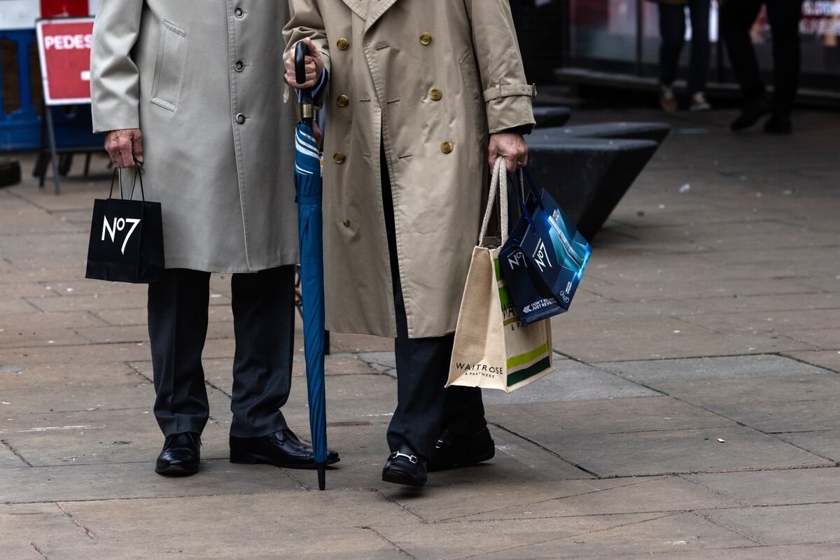 UK Retail Sales Rise More Than Expected During August Warm Spell