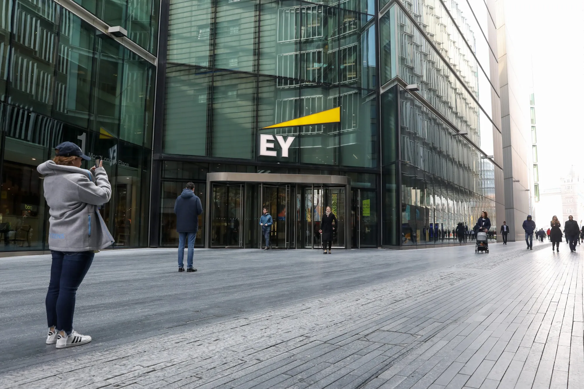 Meet the Consultant Working on a Spinoff of Own Firm EY - Bloomberg
