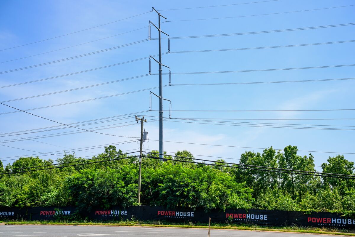 האתגר הכלכלי של אנרגיה ל-AI: הזדמנויות גרעין אמריקאי מול מחסור בחשמל