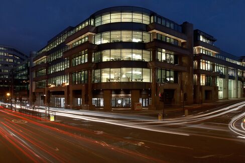 10 Queen Street Place, London, United Kingdom, Architect John Robertson Architects, 2006, 10 Queen Street Place Exterior Twilight.