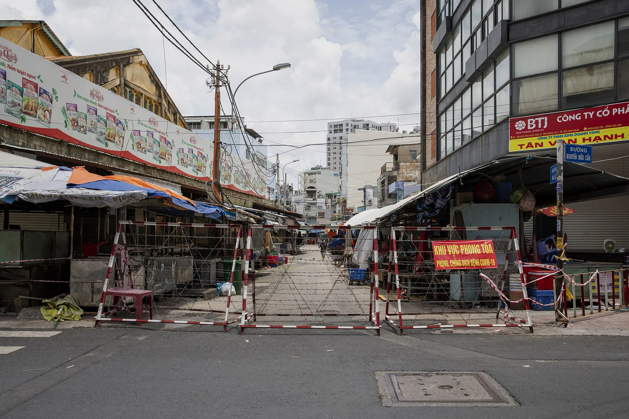 A barricaded&nbsp;street market during a stay-at-home order in Ho Chi Minh City.