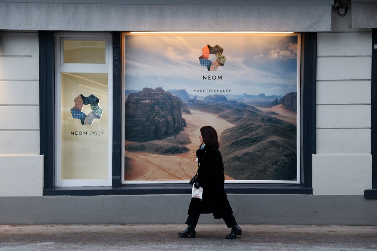 Neom CEO Resigns Amid Performance and Management Issues