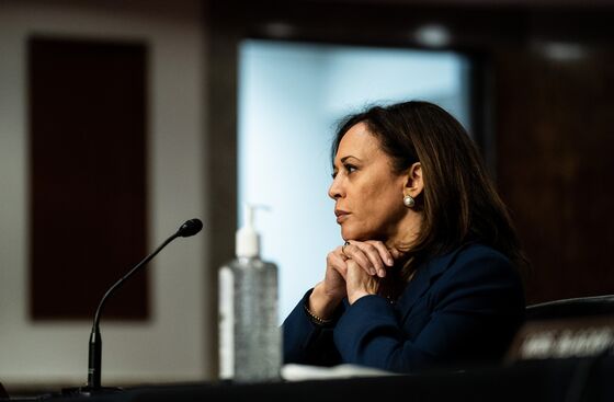 Kamala Harris Is on Strong Footing in Biden’s Vice Presidential Search