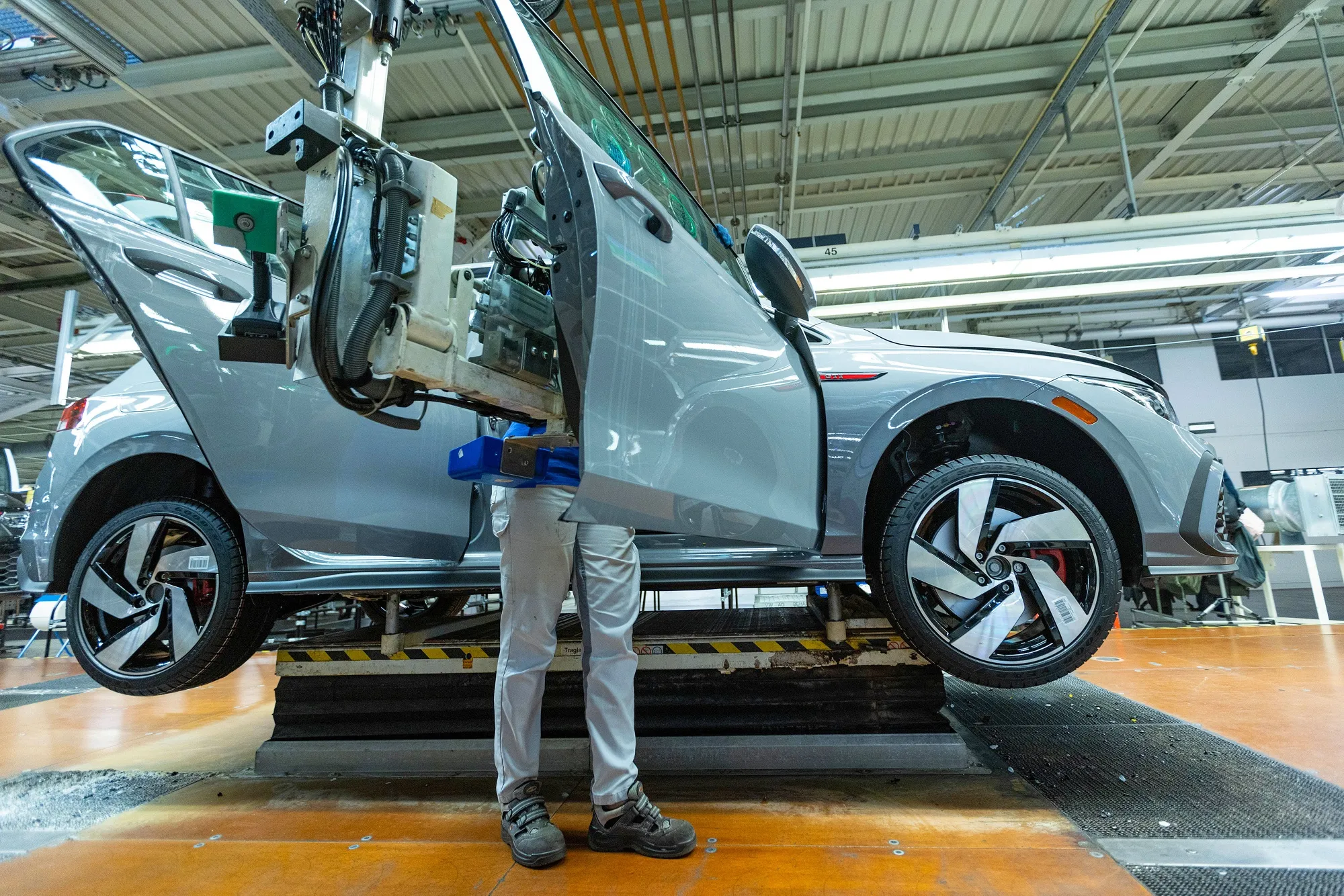 German industrial output decreased 2.4% in December from the previous month.