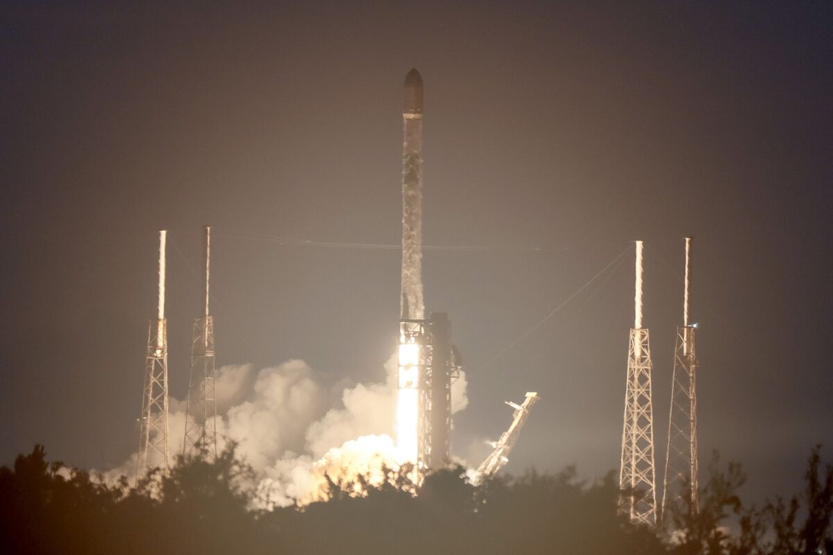 SpaceX Raises Japan IPO Target to $2.5 Billion on Strong Retail Demand