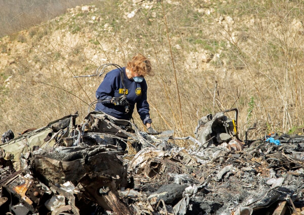 Kobe Bryant Crash Investigation By Ntsb To Highlight Gaps In Helicopter Safety Bloomberg