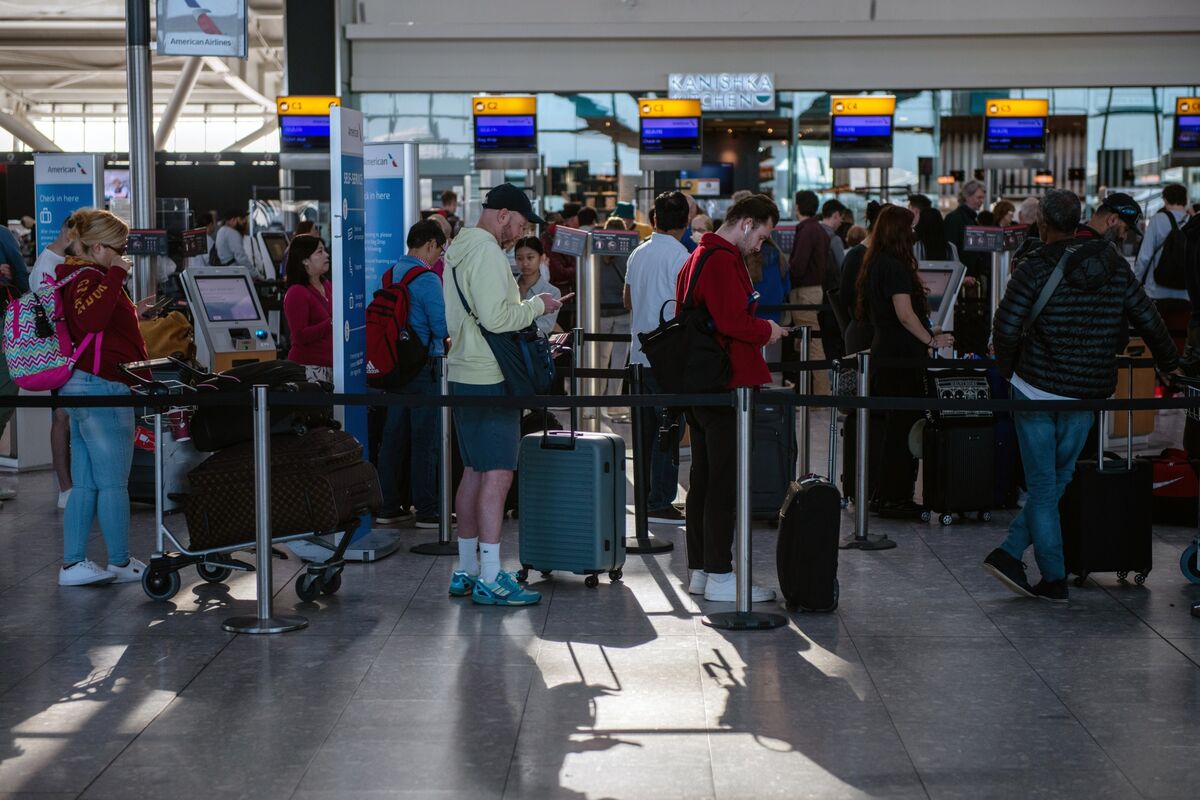 London's Heathrow Told to Slash Charges as Travel Rebounds - Bloomberg