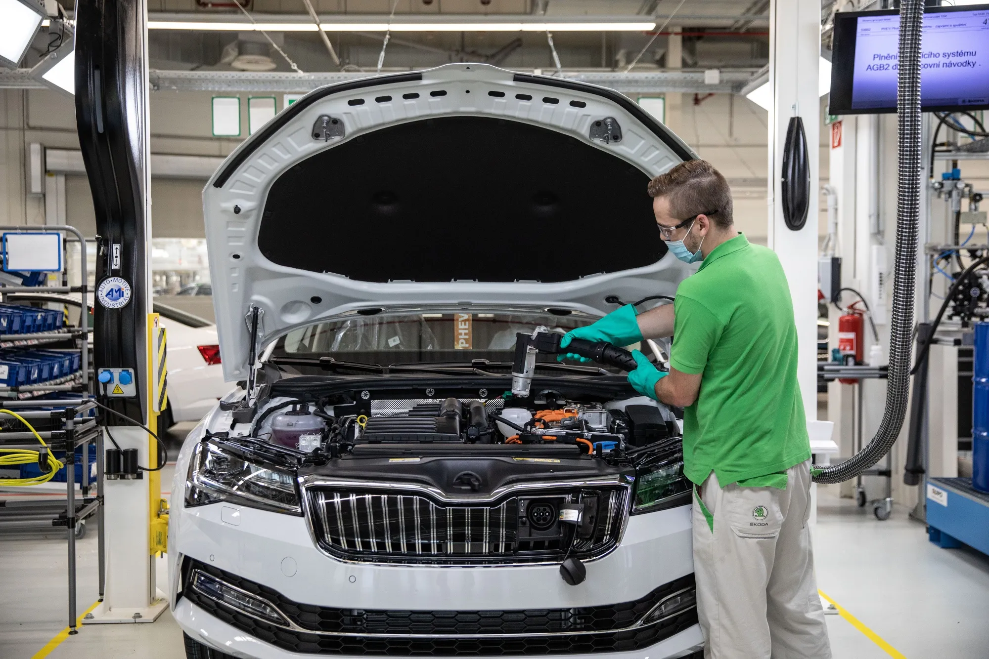 Hybrid Automobile Assembly at Skoda Auto AS Plant 