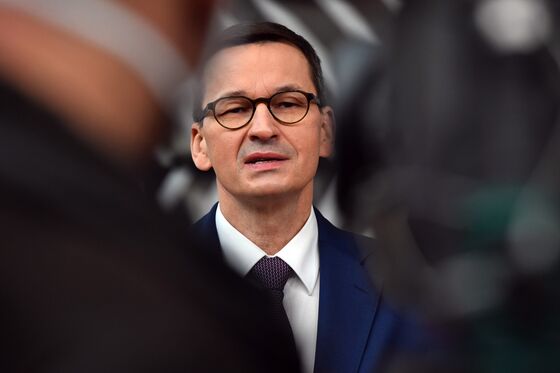 Polish Premier Urges Calm as Coalition Partner Upset by EU Deal